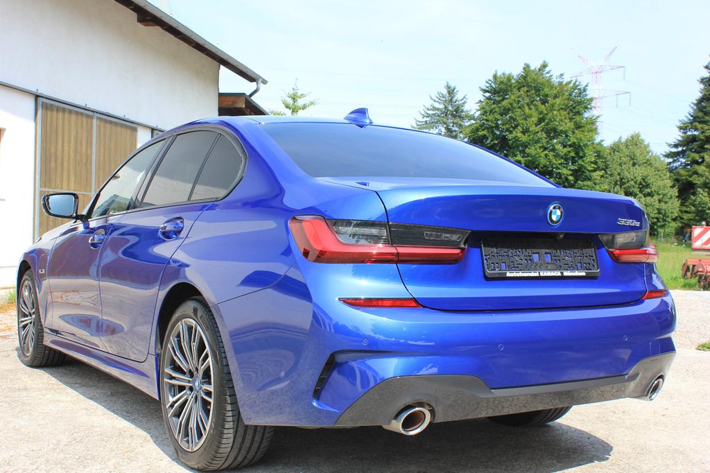 BMW 330