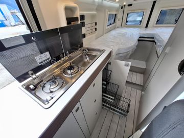 Westfalia Columbus 640 E 140 PS 8G Solar Premium Winter