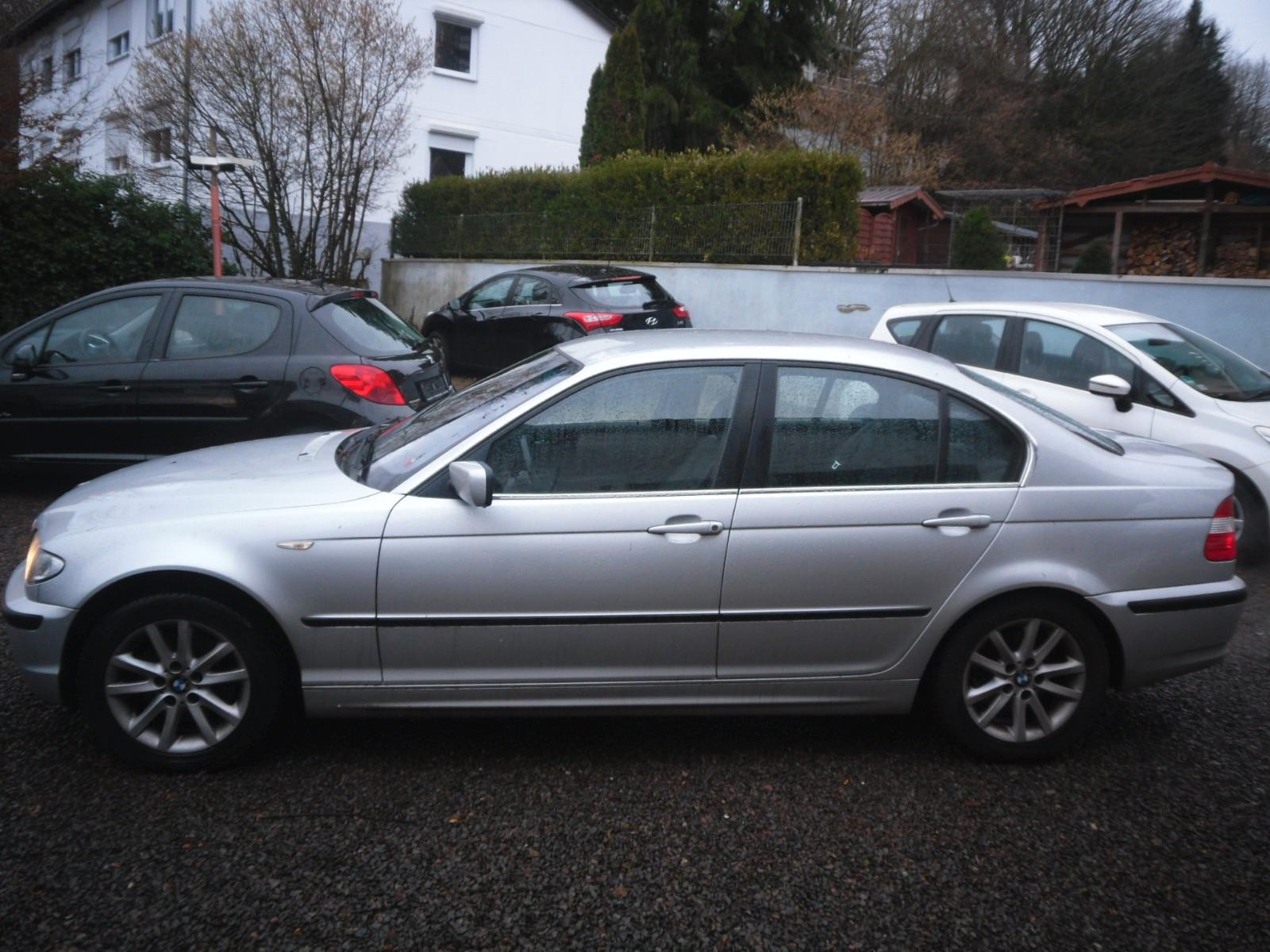 BMW 325i Edition Exclusive 1. Hand Teilleder SHZ PDC