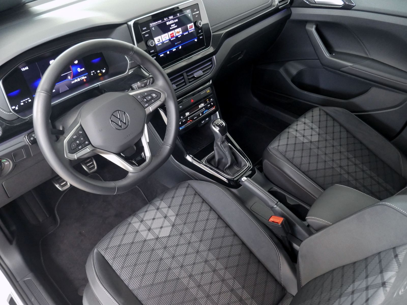 Fahrzeugabbildung Volkswagen T-Cross R-Line 1.0 TSI | LED PDC ACC Navi App