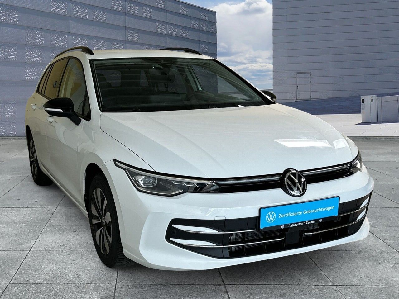 Volkswagen Golf VIII Variant 1.5 eTSI GOAL OPF DSG SHZ BAA foto 2