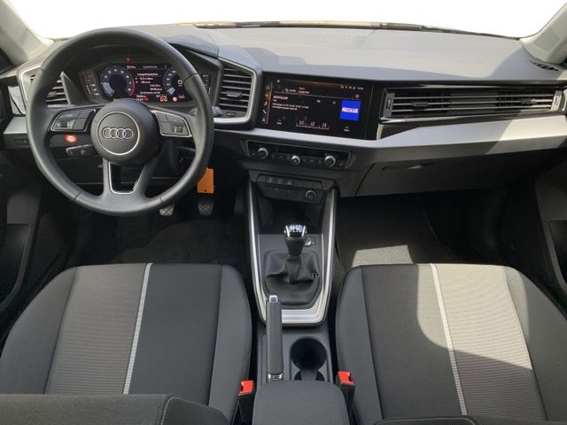 A1 Sportback 30 TFSI ADVANCED DCP+DAB+PDC+ALU16"