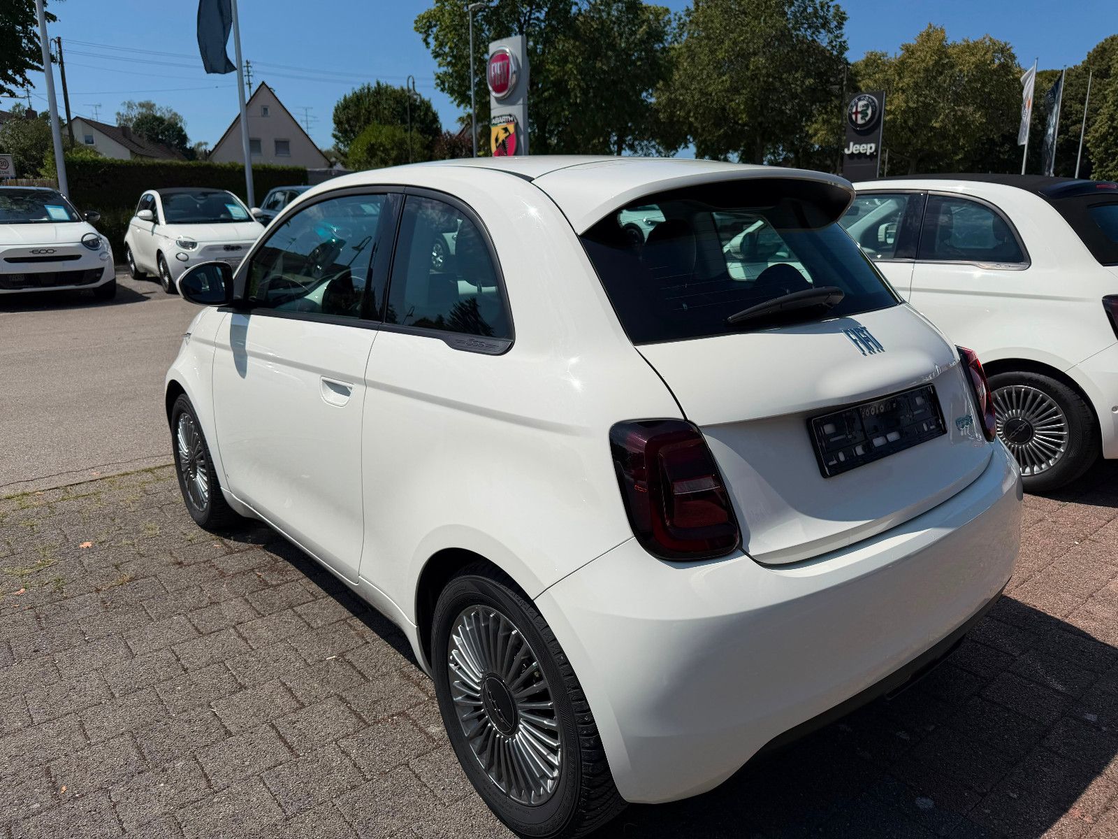 Fahrzeugabbildung Fiat 500E