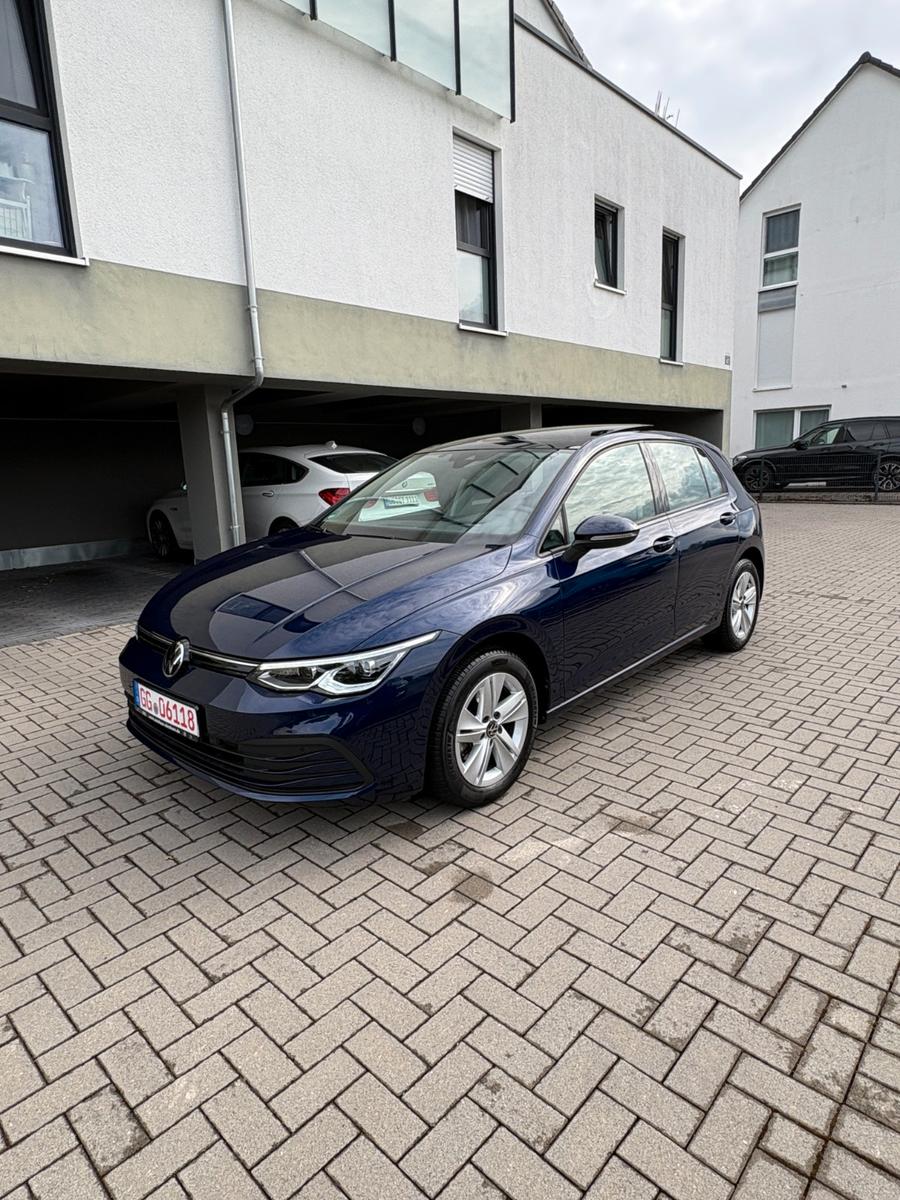 Volkswagen Golf VIII Lim. Life Fahrschulwagen