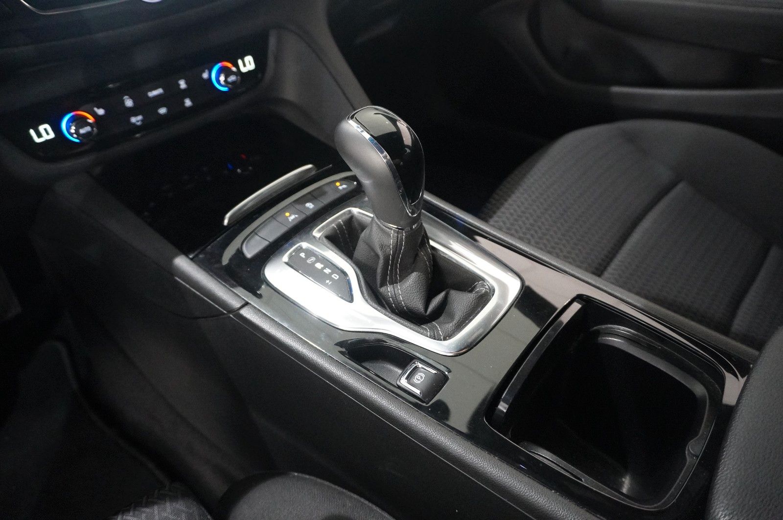 Fahrzeugabbildung Opel Insignia B ST 2.0D ELEGANCE NAVI/LED/KAMERA/AHK