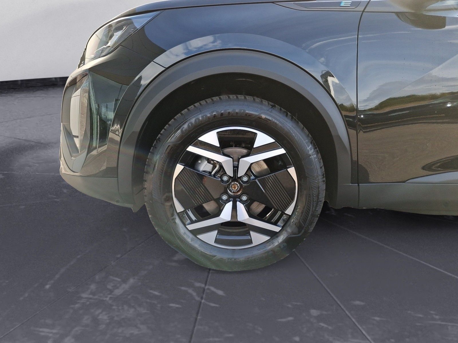 Peugeot e-2008 - Bild 7