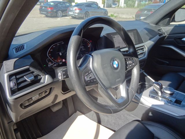 Fahrzeugabbildung BMW 320d xDrive/1.Hand/Virtual/AHK/Leder/Navi/190PS/
