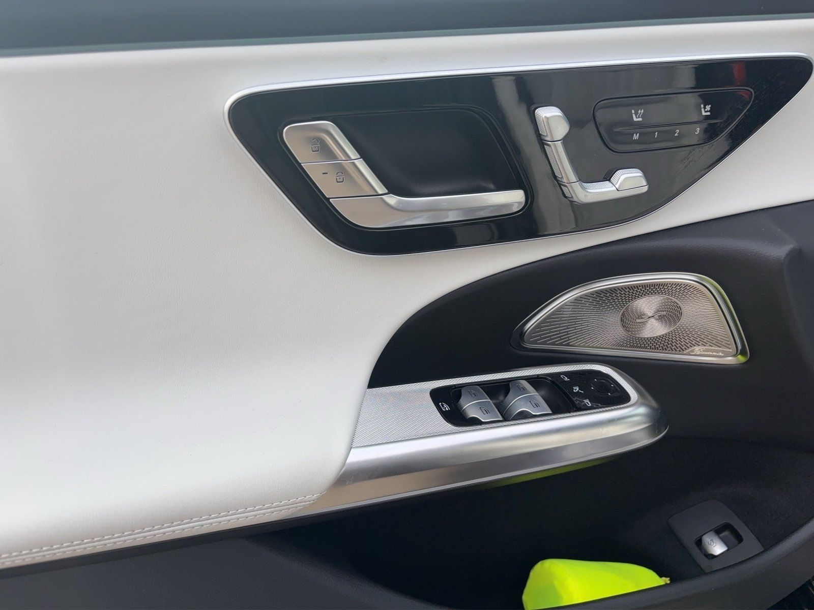 Fahrzeugabbildung Mercedes-Benz E300de 4M T AMG Prem+ AIRMATIC Hyper AHK Fahrasi
