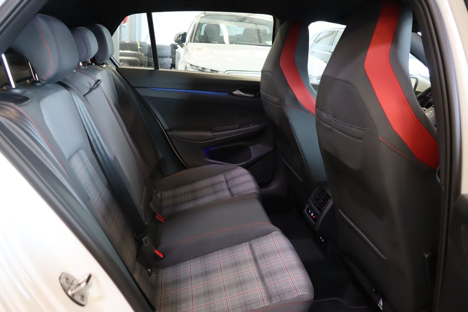 Fahrzeugabbildung Volkswagen Golf VIII GTI DSG ACC DAB LED-Plus Navi Keyless