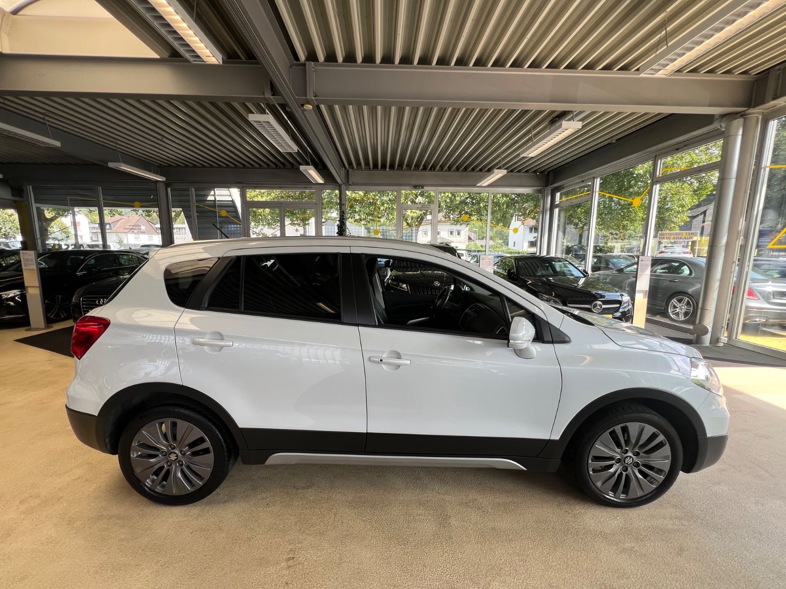 Fahrzeugabbildung Suzuki SX4 S-Cross Comfort+ 4x4 *PANO*LEDER*