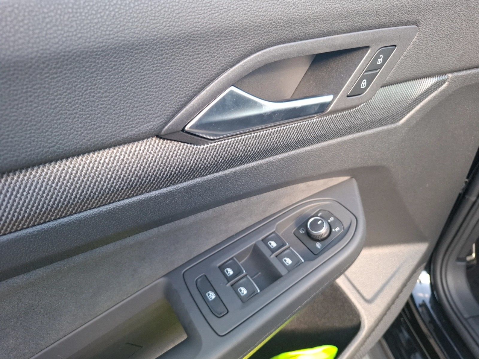 Fahrzeugabbildung Volkswagen Golf VIII GTI DSG LED CarPlay AID ACC RFK SH