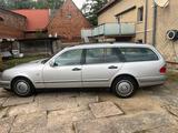 Mercedes-Benz W210 300TD OM606 - Mercedes-Benz 300 mit Diesel-Antrieb: Kombi, 300td