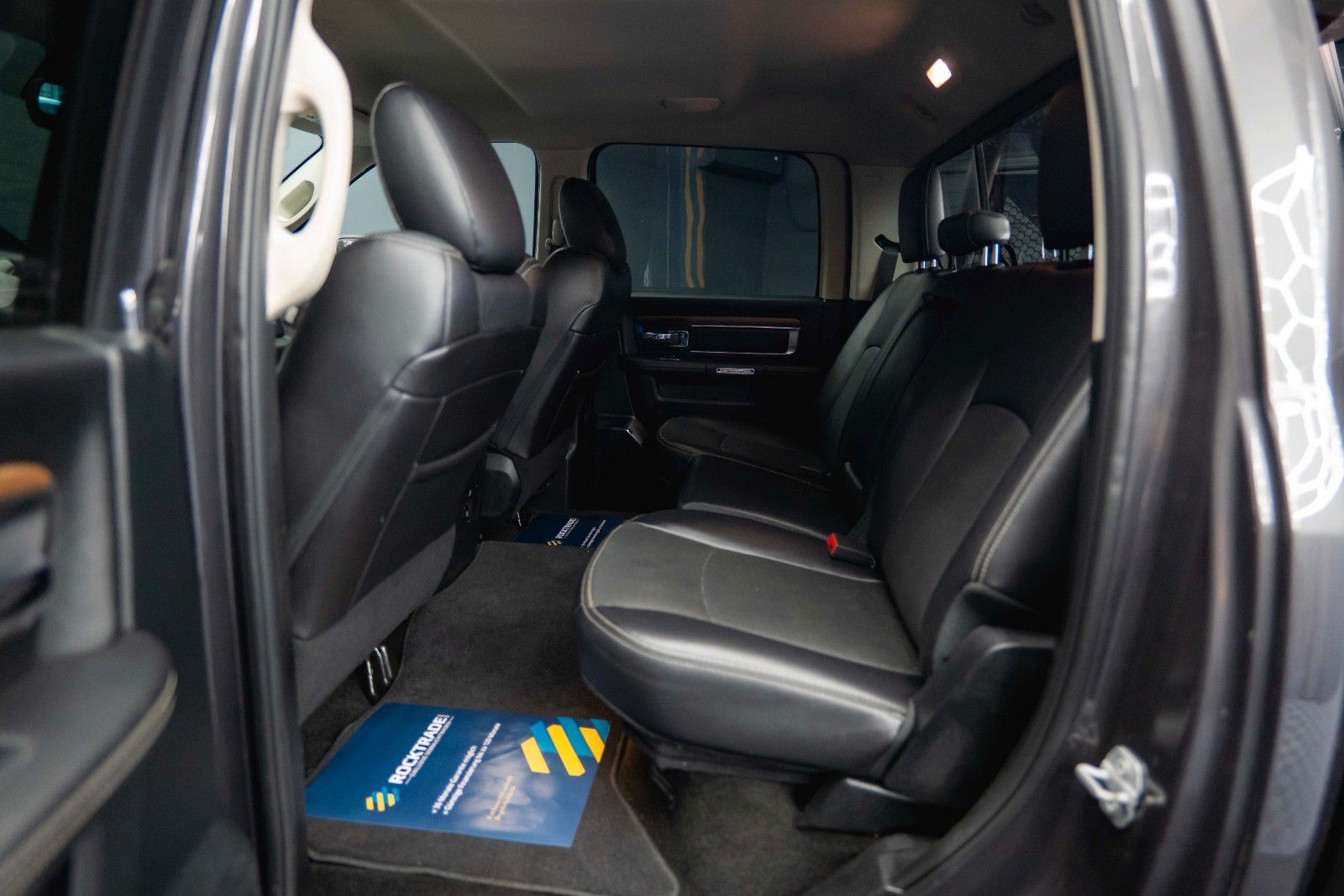 Fahrzeugabbildung Dodge RAM 5.7 V8 HEMI 4x4 Sport LARAMIE NightPaket 19%