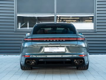 Porsche Panamera - 4