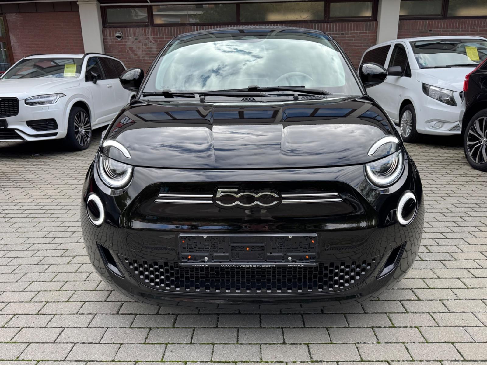 Fiat 500e La Prima by Bocelli cabrio