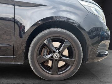 Mercedes V 220 - 8
