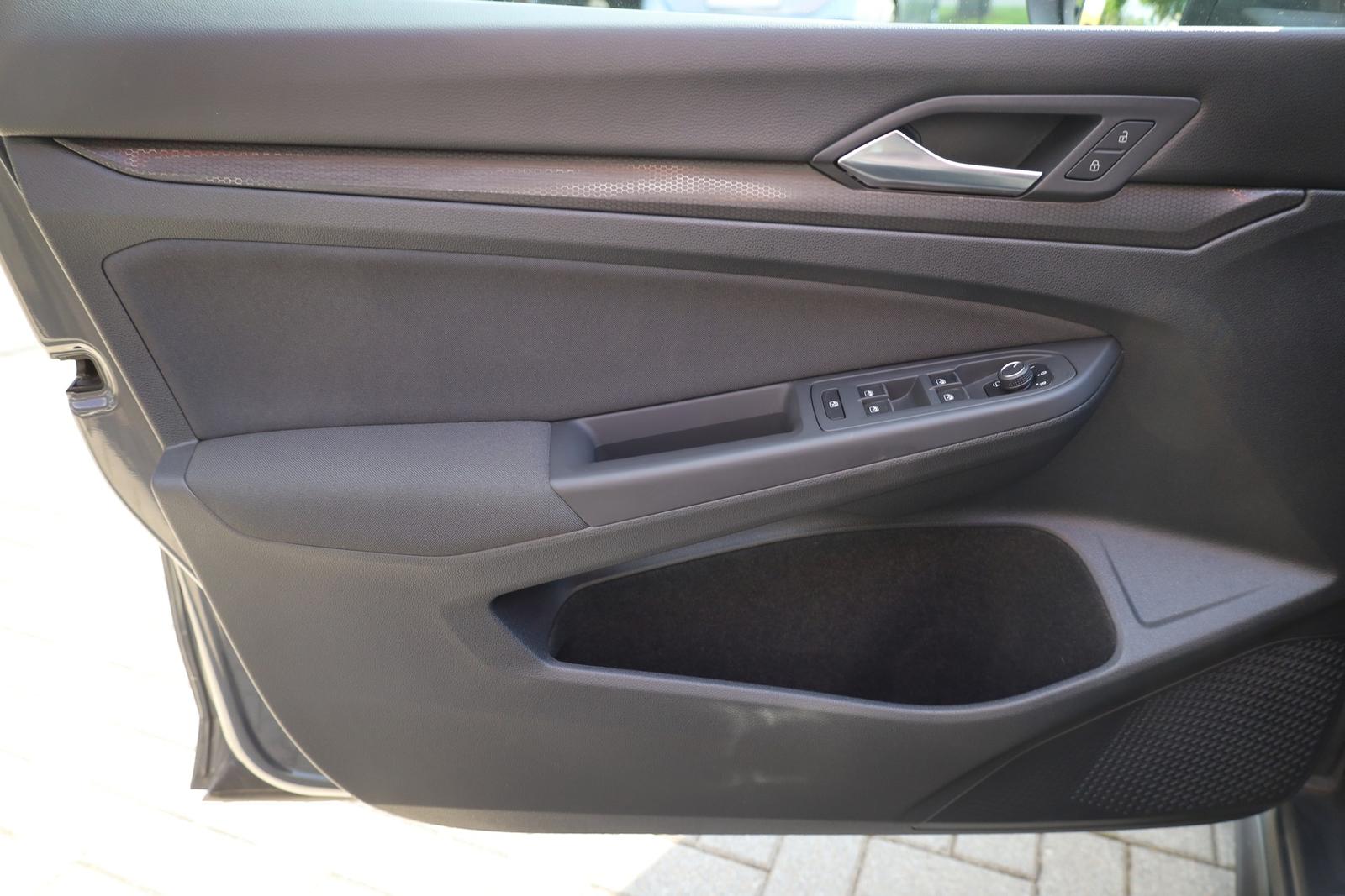 Volkswagen Golf VIII 2.0 GTI LED Navi Bluetooth Sitzheizung, миниатюра 29