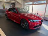 Alfa Romeo Giulia 2.9 V6 Bi-Turbo AT8 Quadrifoglio Akrap. - Alfa Romeo Giulia mit Benzin-Antrieb: Rot