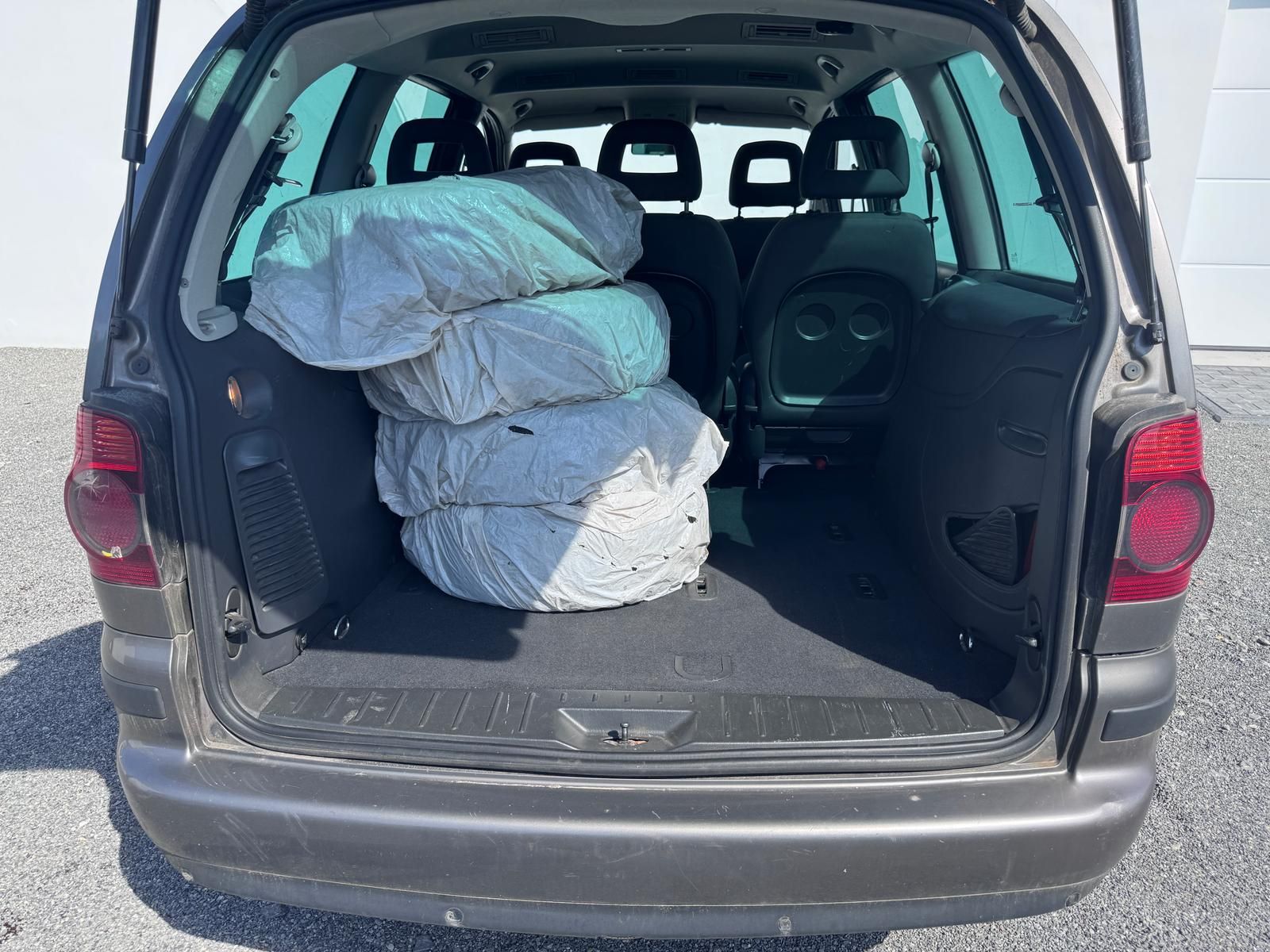 Fahrzeugabbildung Volkswagen SHARAN 1.9 TDI TRENDLINE/8xBEREIFUNG