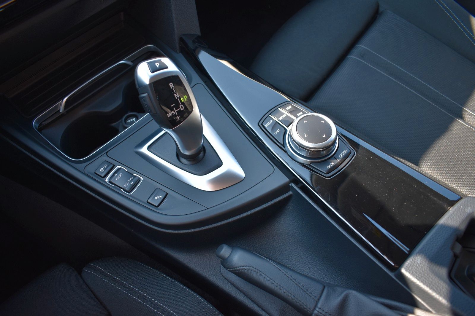 Fahrzeugabbildung BMW 320 d Touring Sport Line Automatik AHK