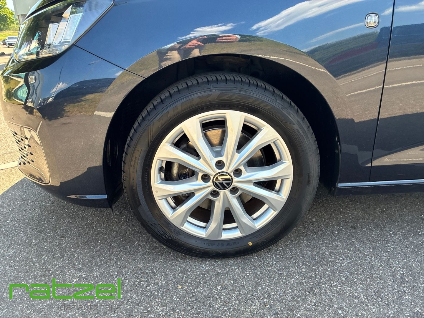 Fahrzeugabbildung Volkswagen Caddy Maxi Life 7-Sitzer 2.0 TDI +PDC+NAVI+Schie
