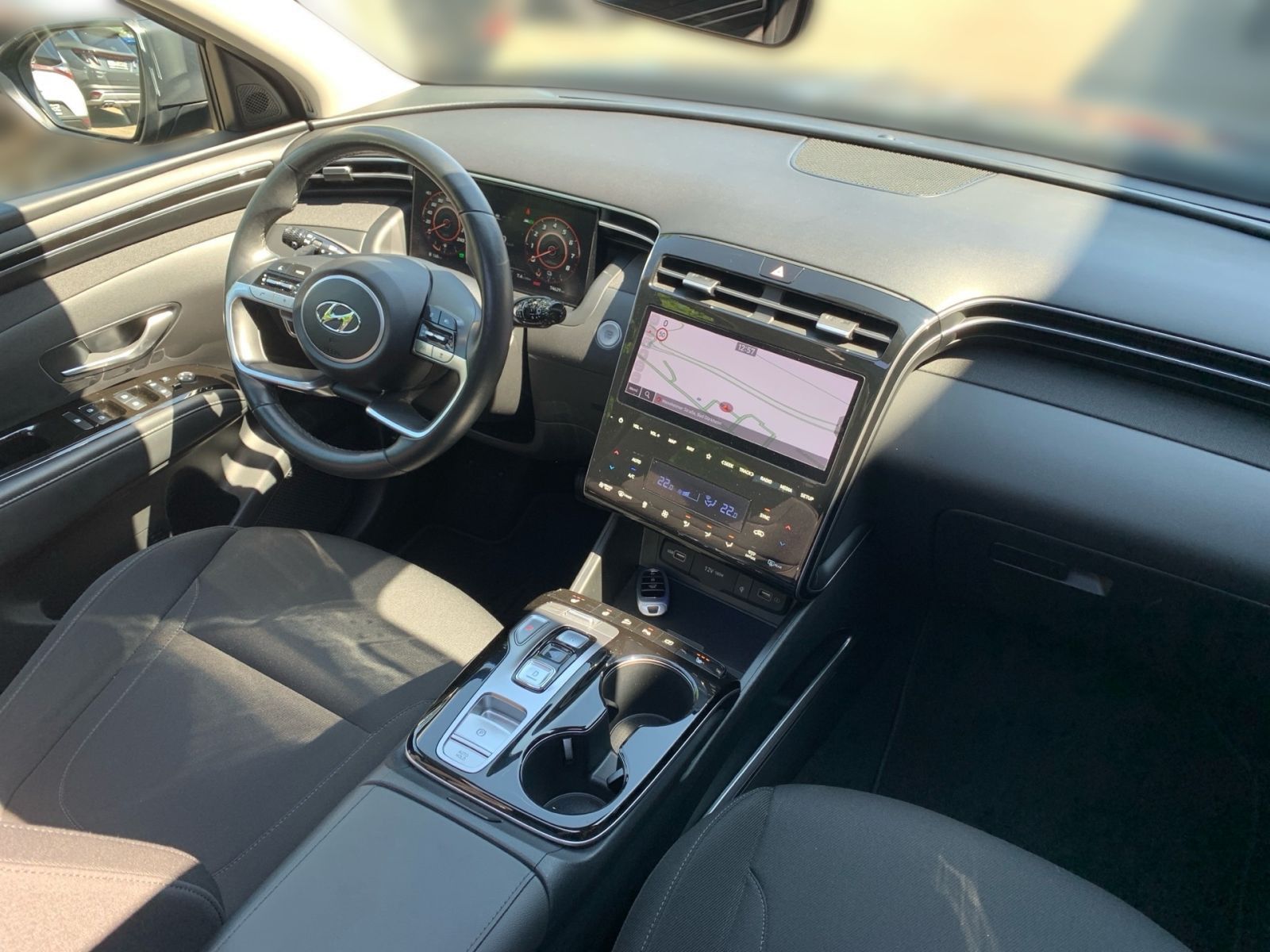 Fahrzeugabbildung Hyundai TUCSON 1.6 T-GDI Trend Plug-In Hybrid 4WD AHk