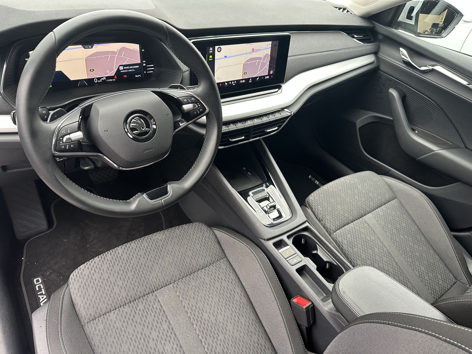Fahrzeugabbildung SKODA Octavia Combi 2.0 TDI DSG Style NAV+LED+AHK+17ZO