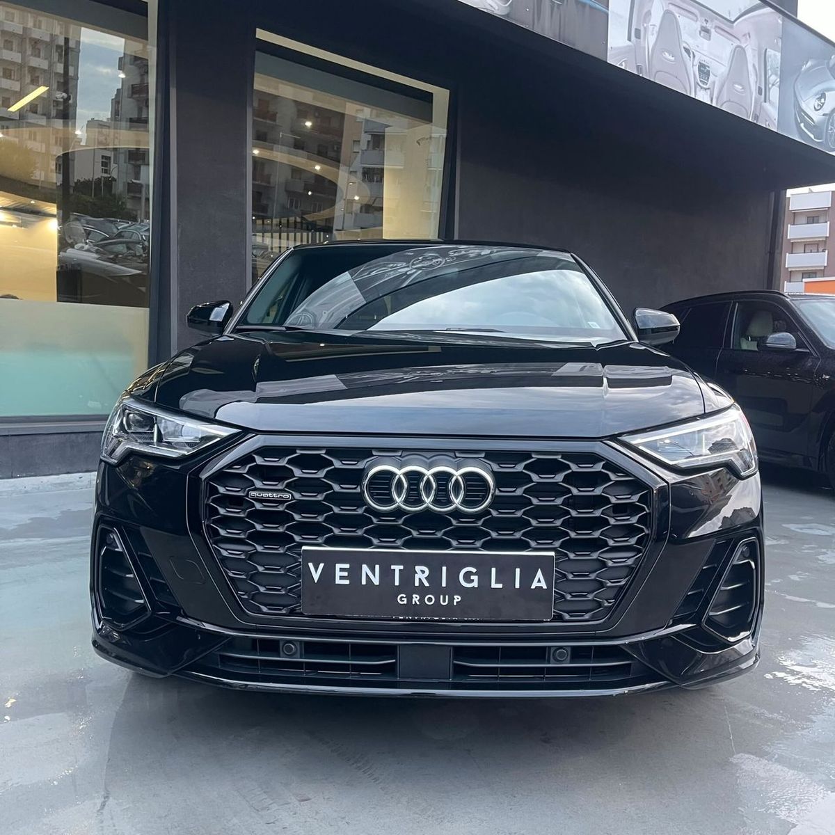 Other Audi Q3 35 TDI SPB Quattro S tronic Identity Bla imagem 2