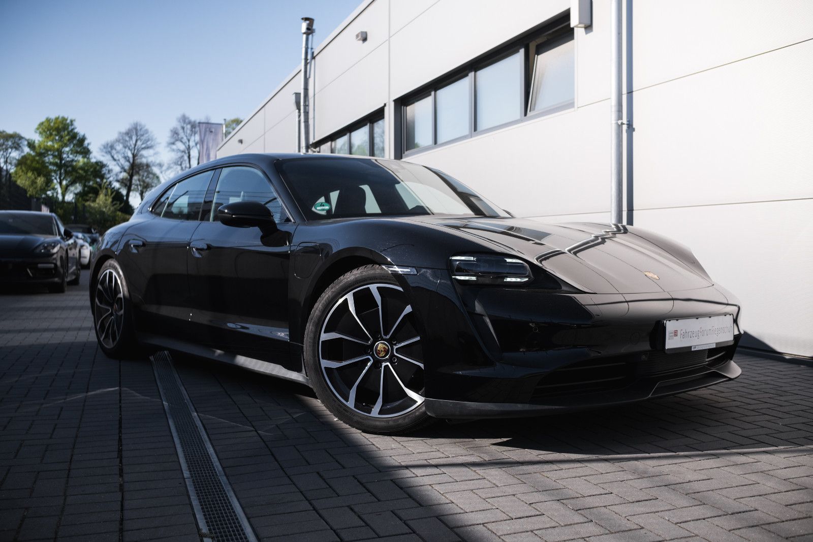 Fahrzeugabbildung Porsche Taycan Sport Turismo-Pano-PerformBatt.-WP-PASM