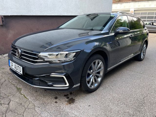 Volkswagen Passat Var. GTE DSG Leder Navi Panorama