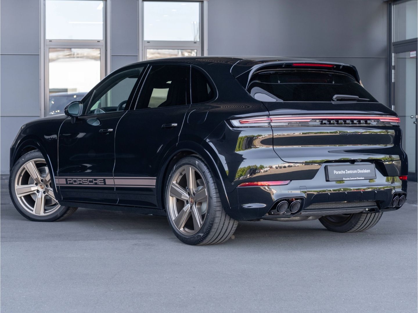 Porsche Cayenne S E-Hybrid Black Edition Sportaga. 22'' imagem 3