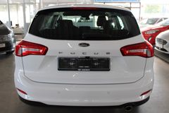 Fahrzeugabbildung Ford Focus Cool & Connect NAVI ACC WinterPaket PDC