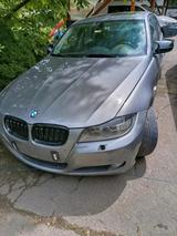 BMW E90 318D - BMW 318: 318d E90