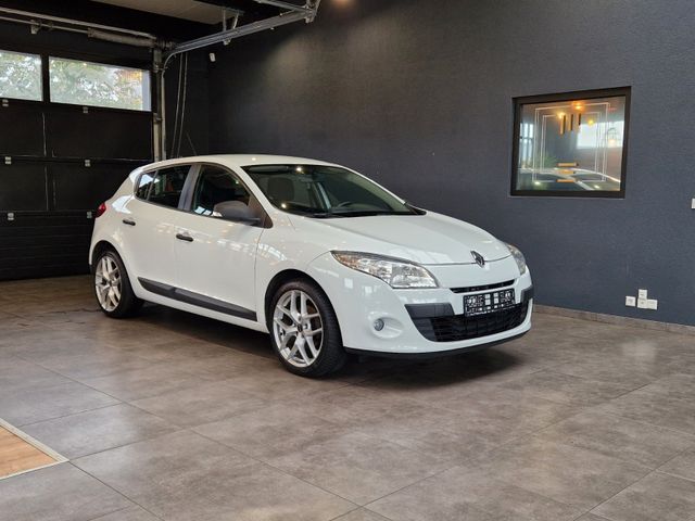 Renault Megane III Lim. 1.6 *NAVI*SHZ*KLIMA*TEMPOMT*18''