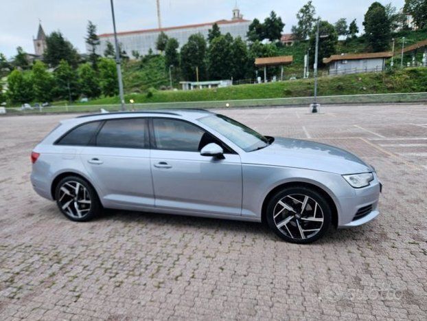 Audi A4 audi a4 avant 4x4 cambio automatico cc 2