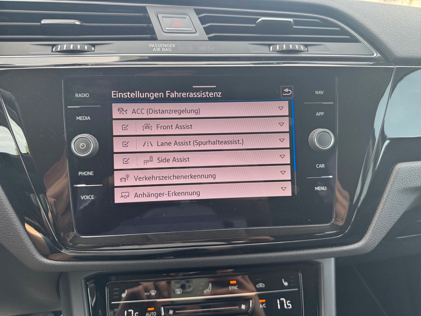 Fahrzeugabbildung Volkswagen Touran Comfortline 1.5 TSI