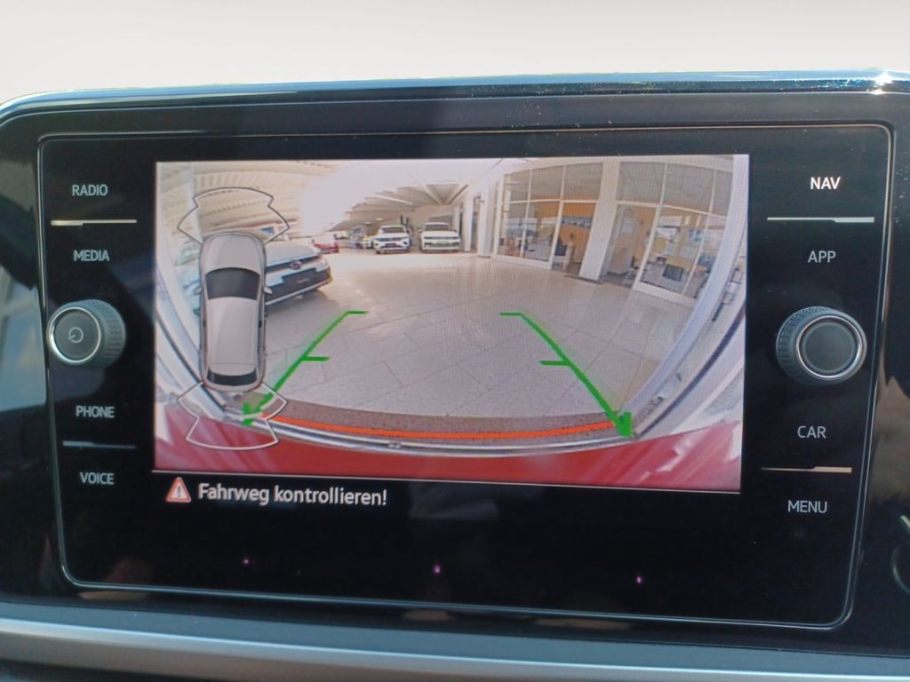 Fahrzeugabbildung Volkswagen T-Roc 1.0 TSI OPF Life Navi, Shzg, ACC uvm.