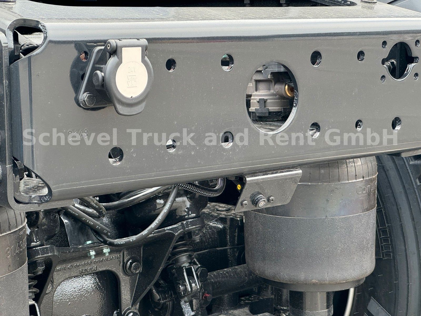 Fahrzeugabbildung MAN TGS 18.480 BL SA 4x4 mit Hydraulikvorbereitung