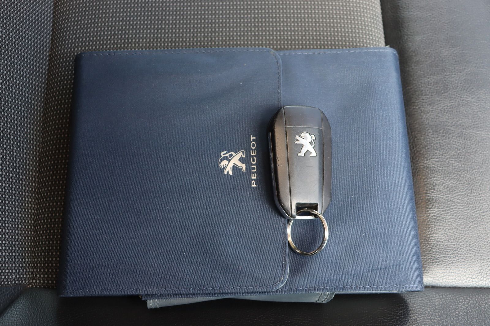 Fahrzeugabbildung Peugeot Expert Kasten L2 Automatik * Klima * 1. Hand