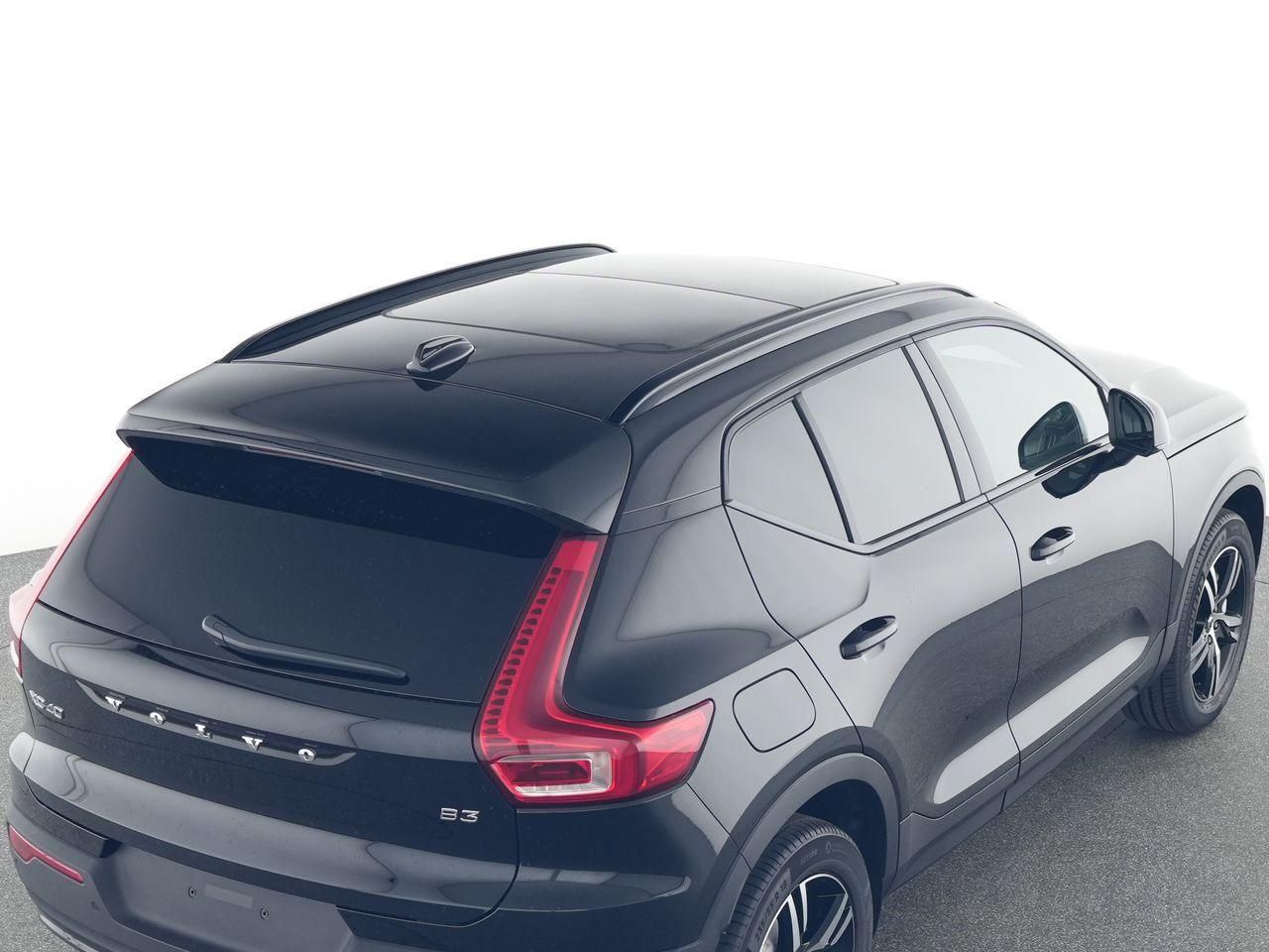 Fahrzeugabbildung Volvo XC40 Plus Dark 2WD