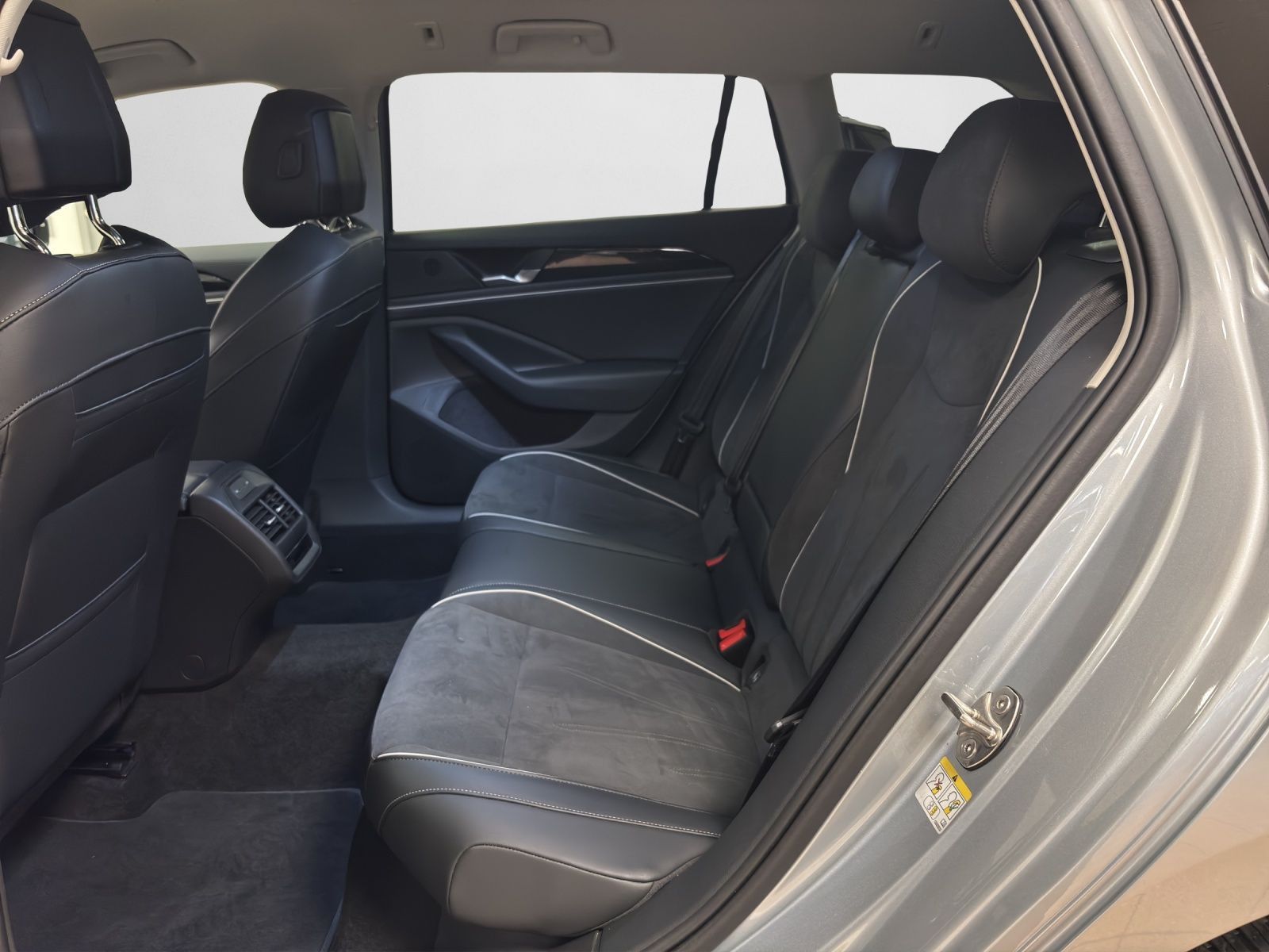 Volkswagen Passat Variant - Bild 15