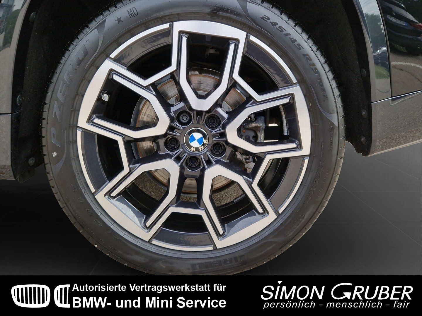 Fahrzeugabbildung BMW X1 xDrive23i Mild-Hybrid xLine Panorama HUD LED