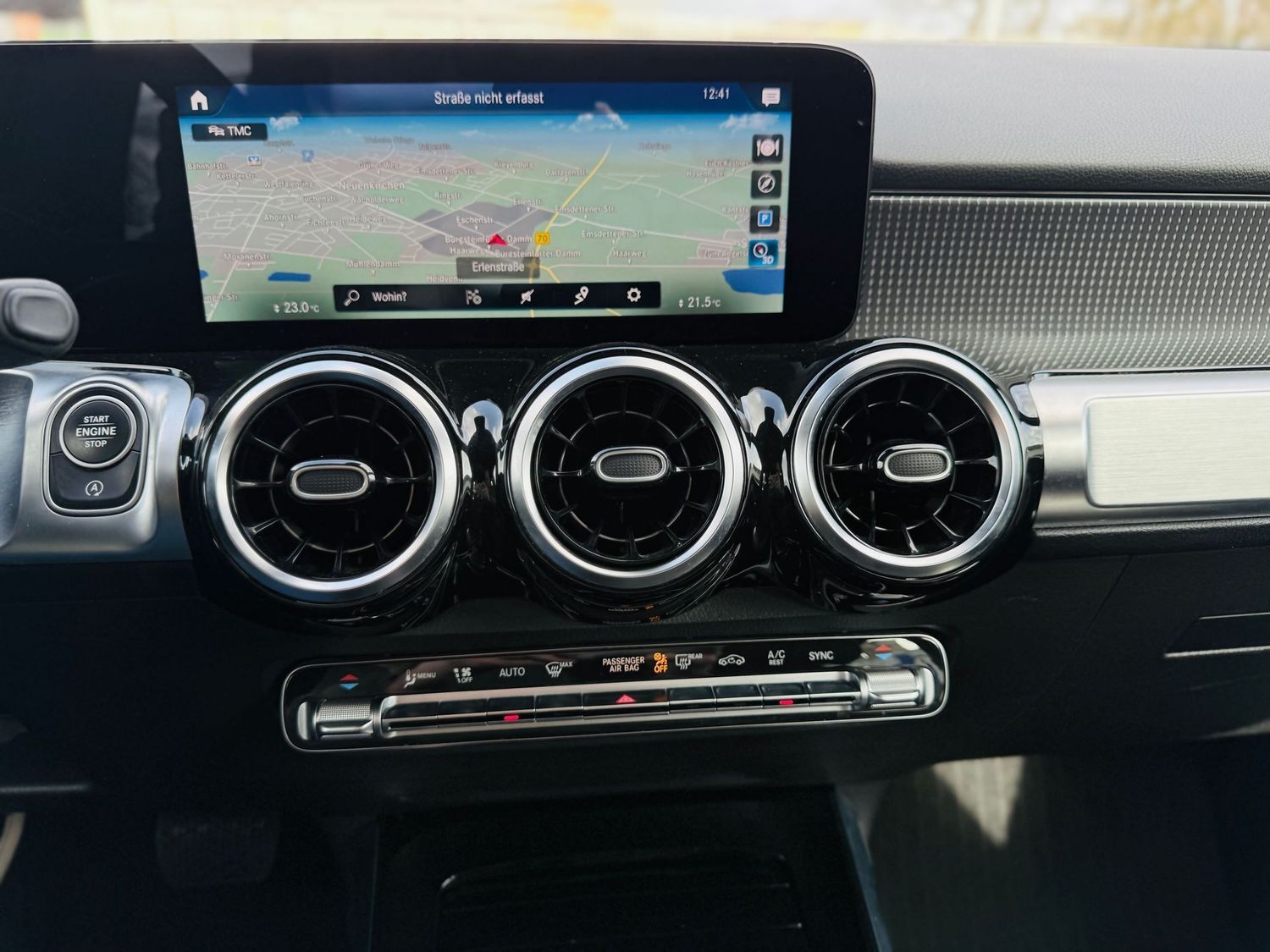 Fahrzeugabbildung Mercedes-Benz GLB 220 d PROGRESSIVE - AHK, Navi, LED, PTS, RFK