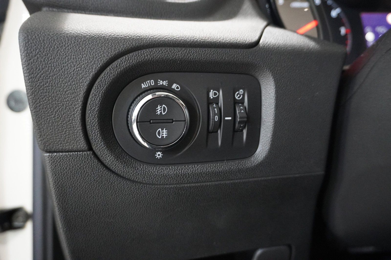 Fahrzeugabbildung Opel Grandland 1.5D AHK/KAMERA/SHZ/LHZ/FSH/ALU/ACC