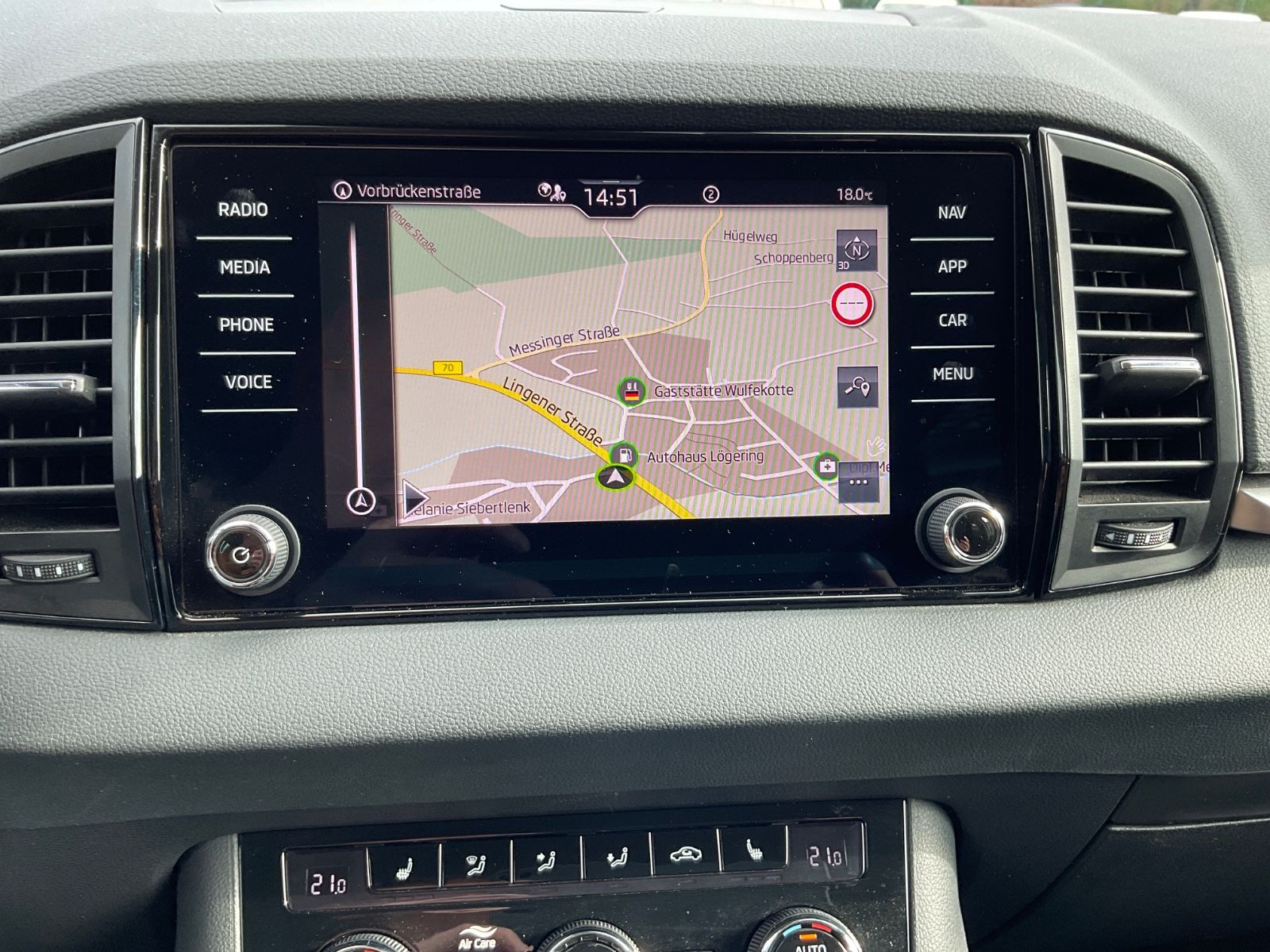 Fahrzeugabbildung SKODA Karoq 1.5l TSI DSG ACC,Kamera,Navi,LED,ACC