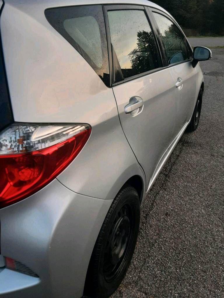 Toyota Verso-S 2011 — photo 5
