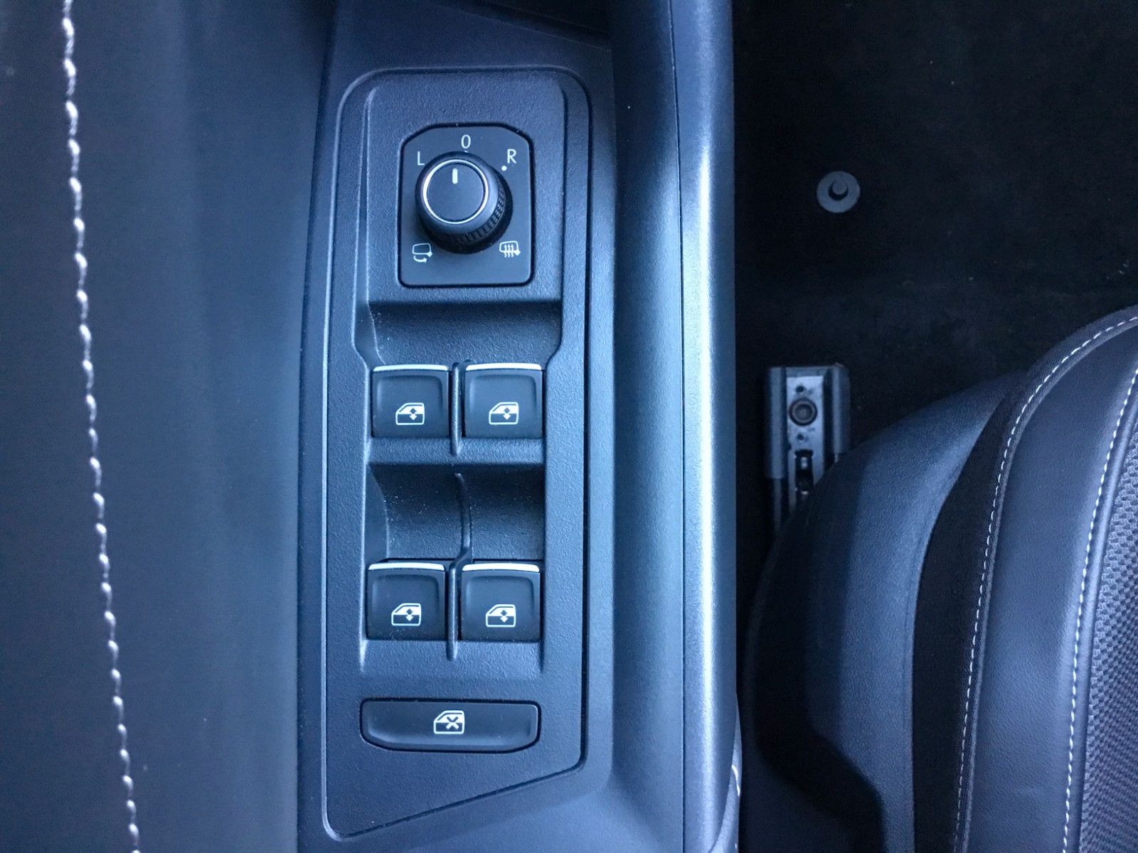 Fahrzeugabbildung Volkswagen T-Roc 1.5 TSI DSG Style+ACC+MatrixLED+Kessy+Navi
