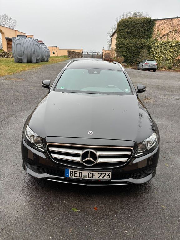 Image of Mercedes-Benz E 350