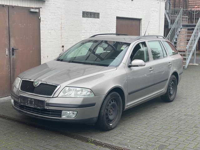 Skoda Octavia Combi 2.0 FSI Elegance Tempomat PDC SHZ