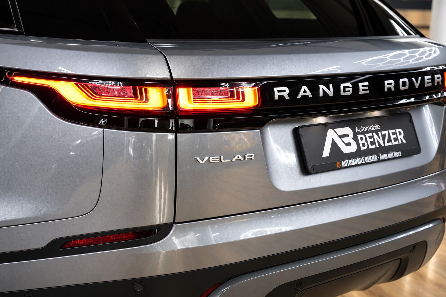 Fahrzeugabbildung Land Rover Range Rover Velar /360*Cam/LED/CapPlay/LEDER/